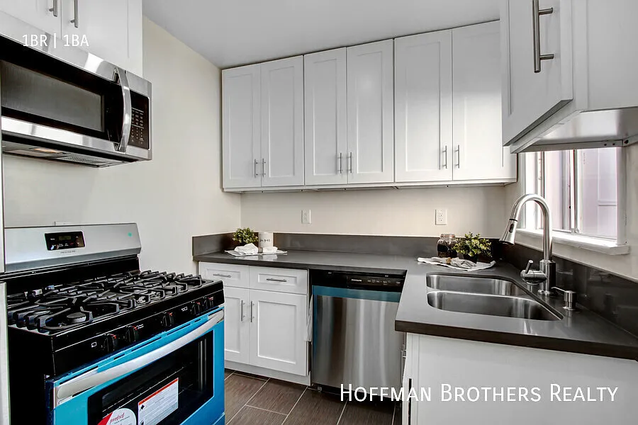 4010 W 130th St Hawthorne, CA 90250 — Photo 4
