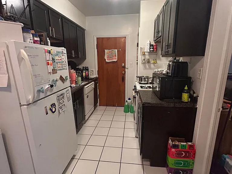 5425-33 W Martin Dr — Photo 9