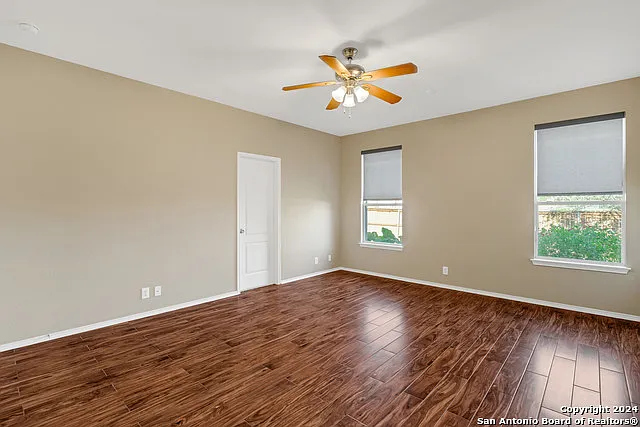 225 Crimson Tree — Photo 20