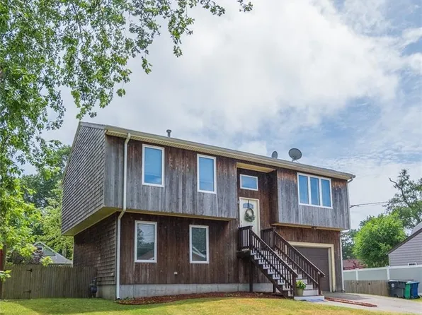 36 Wadsworth St, Warwick, RI 02889