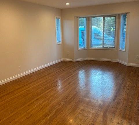 3rd image of 10212 N Portal Ave