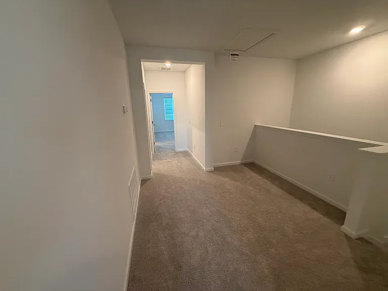 3151 Kurtz Ter — Photo 8