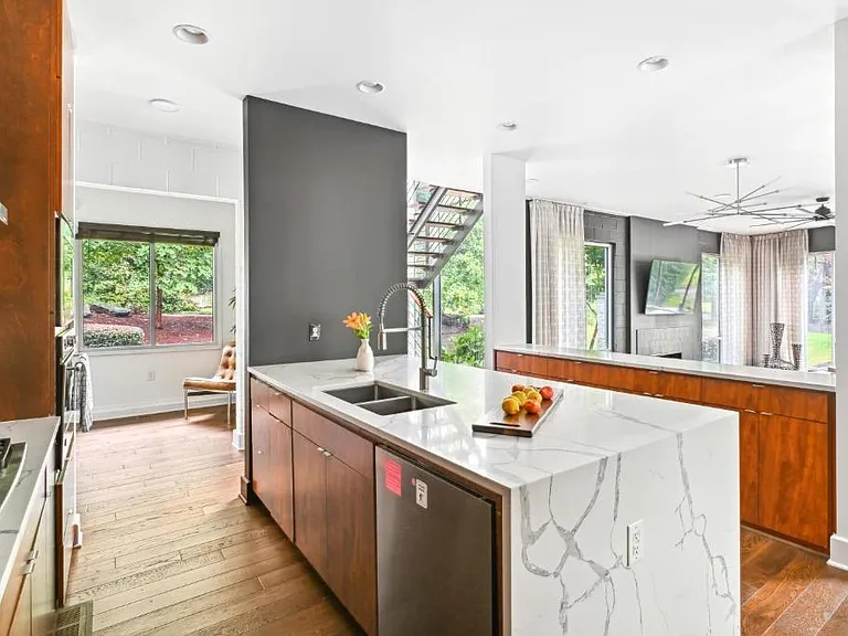1960 Tall Tree Dr NE — Photo 14