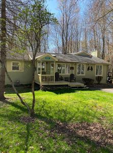 2176 Tuscarora Dr, Pocono Lake, PA, 18347