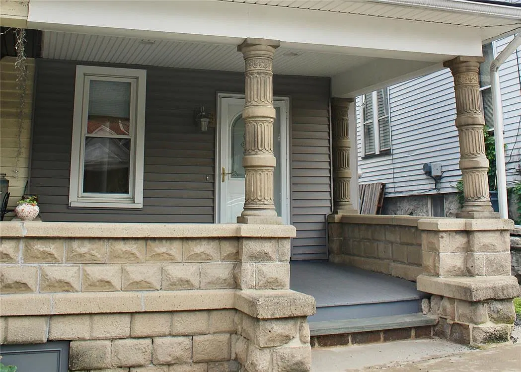 3 bed, 1.5 bath, 1408 sqft, $1,750 — Photo 2
