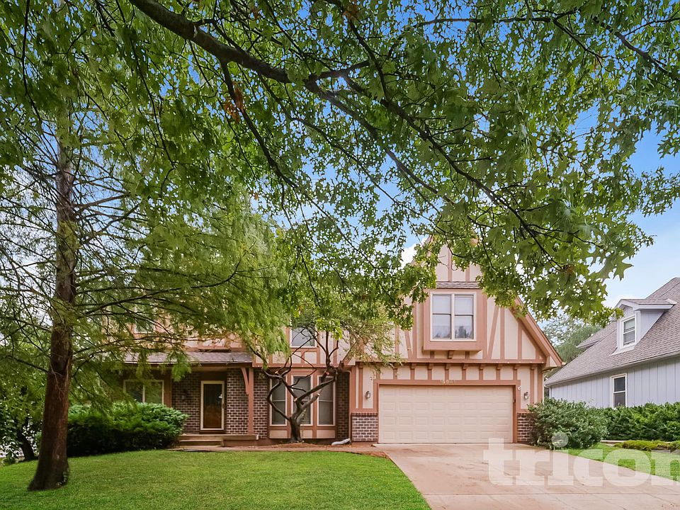 1st image of 15841 W Beckett Ln