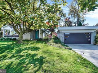 19 Center Dr, Camp Hill, PA