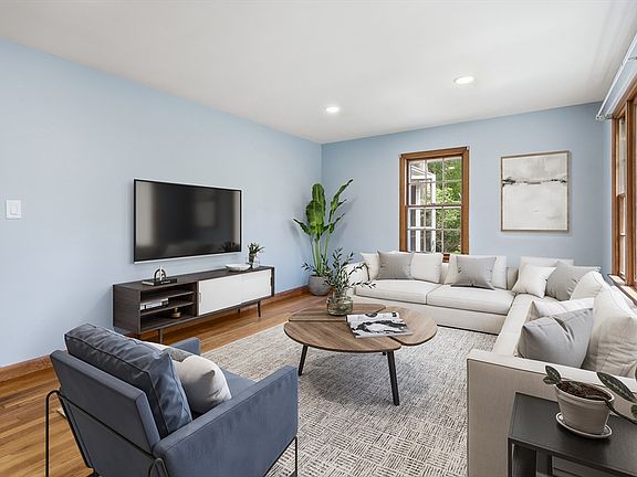 4th image of 292 Anawan St