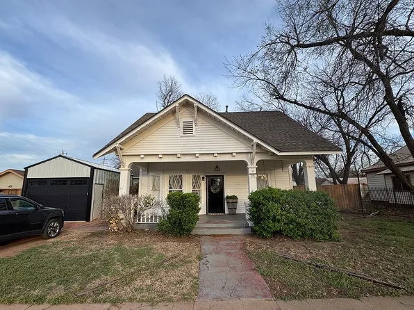 205 3rd St SE, Childress, TX 79201