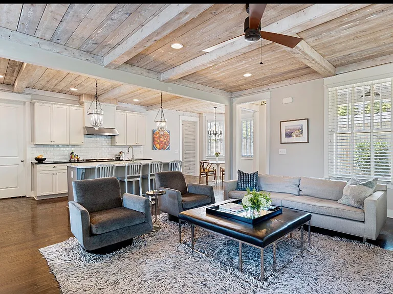 1109 Lawrence Ave — Photo 10