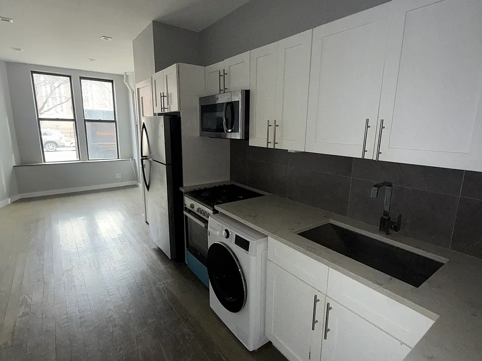 291 Pleasant Ave #1A