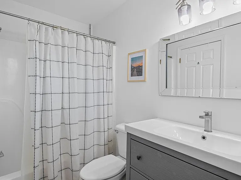 209 Errol Ln — Photo 30