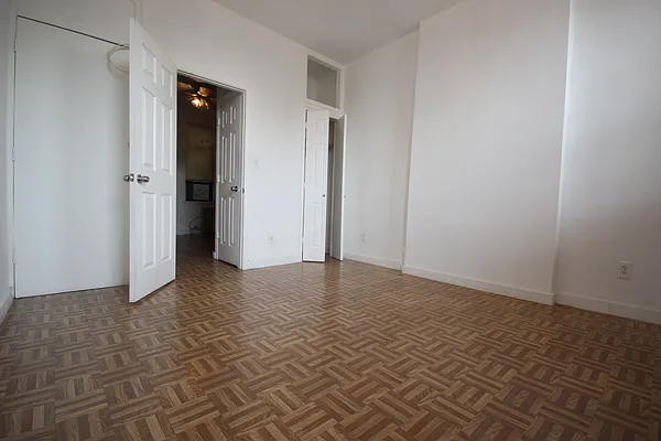 Rented by Nooklyn NYC LLC | media 12