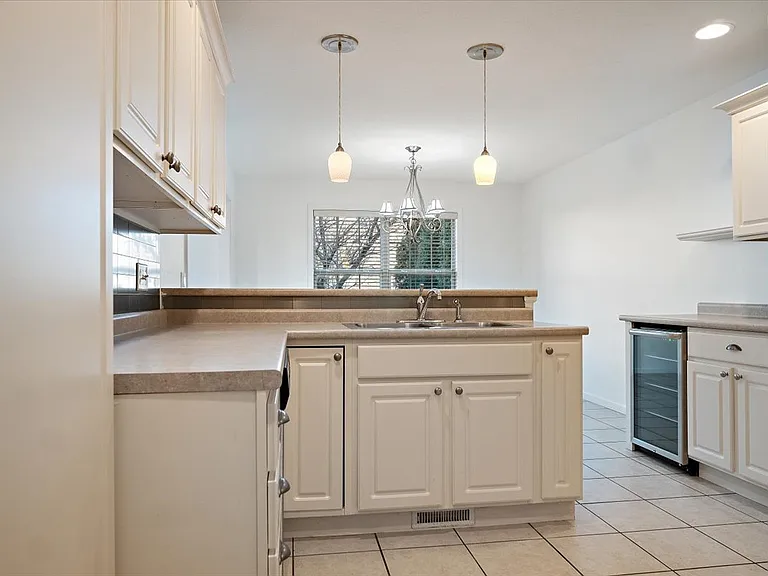 1200 Heron Dr — Photo 14