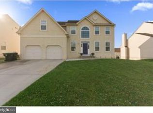 16 Parliament Rd, Sicklerville, NJ 08081