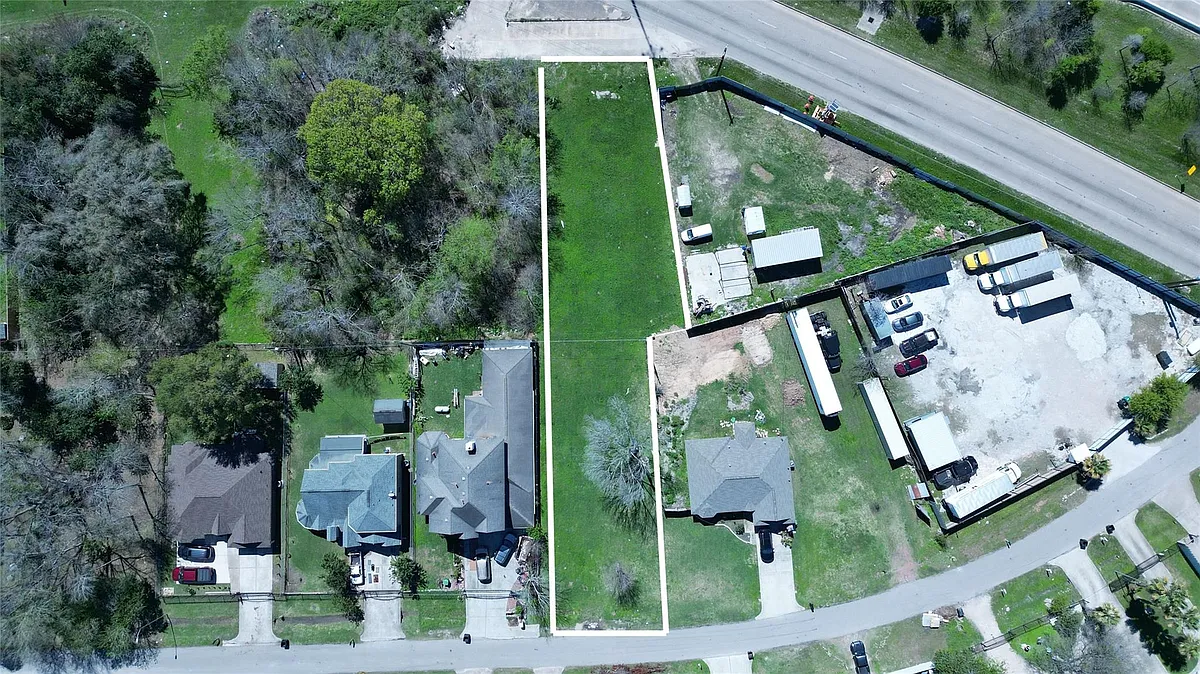 Building Photo - 6633 Tadlock Ln