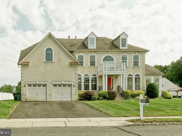 7 Dudley Dr, Burlington, NJ 08016