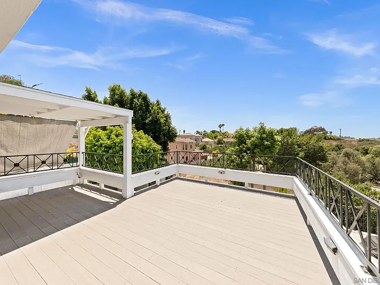1068 Pacific Hill St — Photo 42