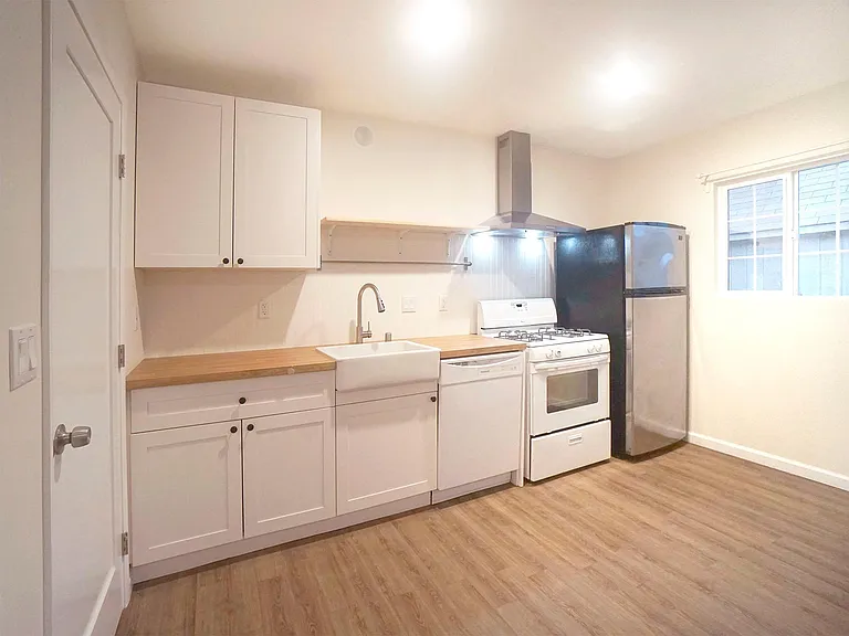 6413 1/2 Garvanza Ave — Photo 10