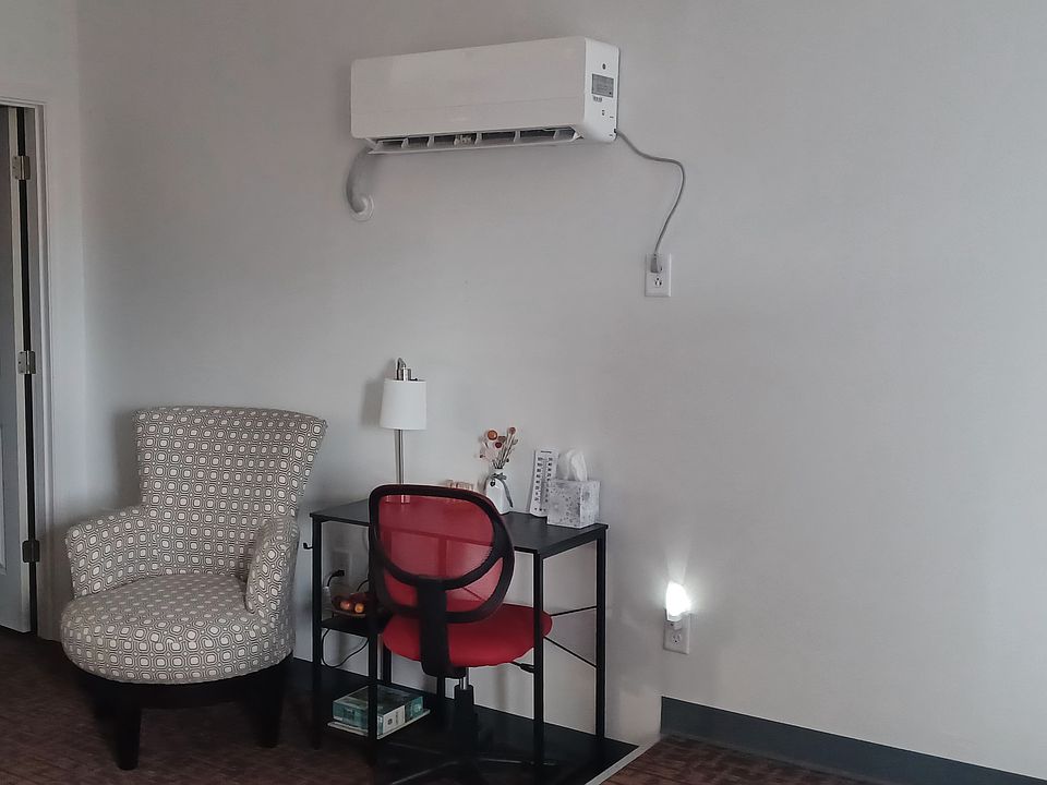 Small desk area with free Wi/Fi provided