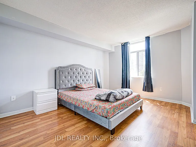 88 Alton Towers Cir #410 — Photo 34