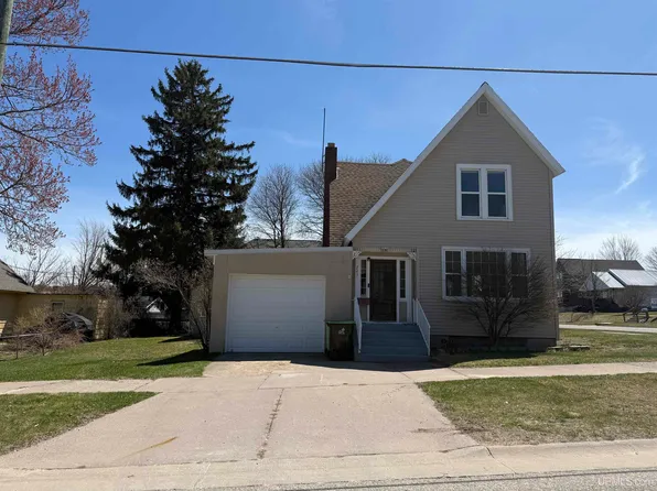223 Lynn St, Munising, MI 49862