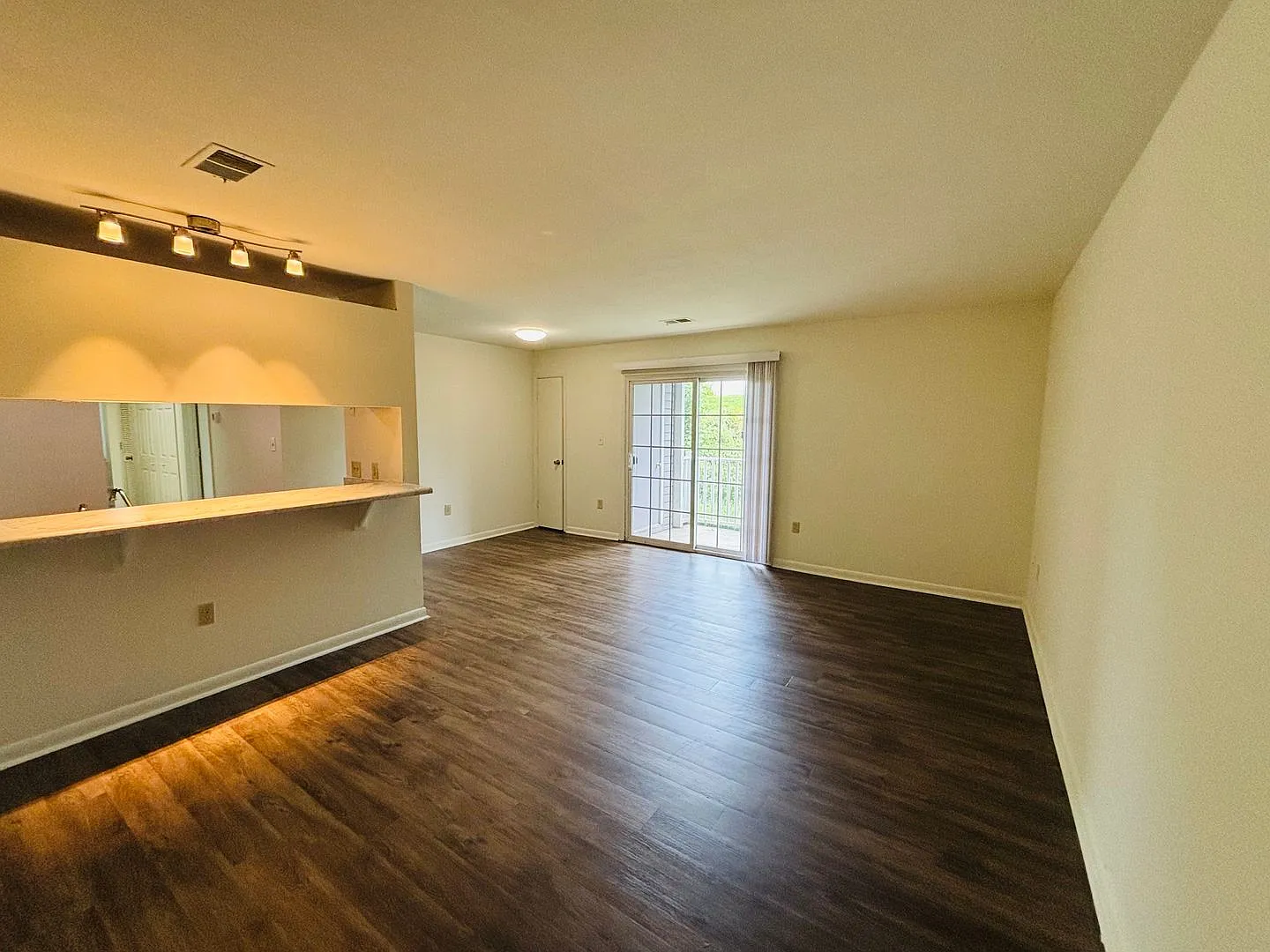 4 Bedroom 2 Bath Condo — Photo 2