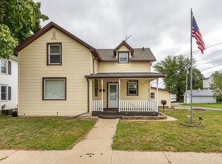 107 6th St SE, Dyersville, IA 52040