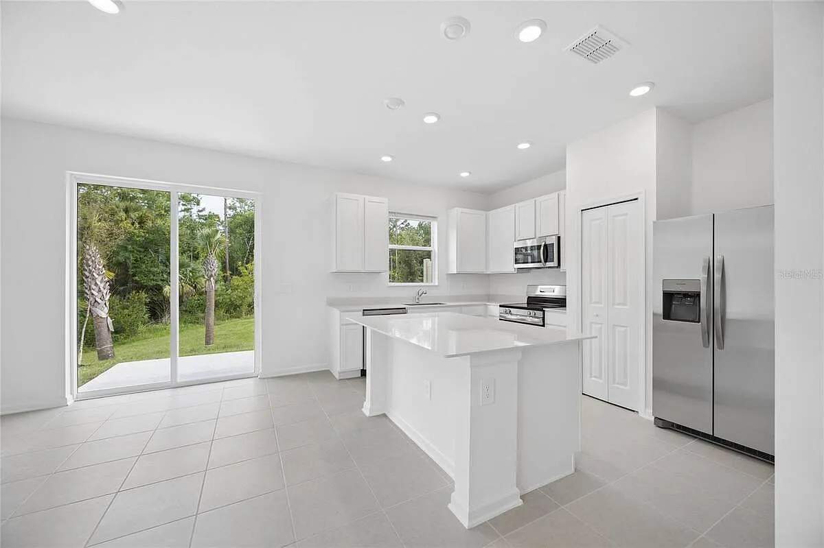 3 bed, 2.5 bath, 1873 sqft, $2,000 — Photo 4