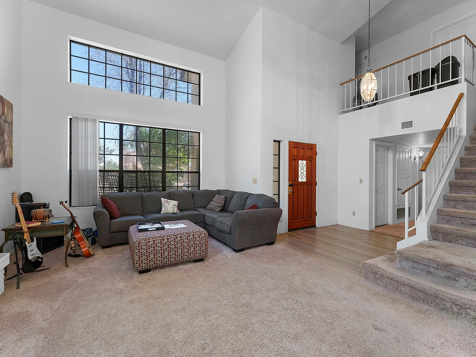 6 bed, 2446 sqft, $750 — Photo 2