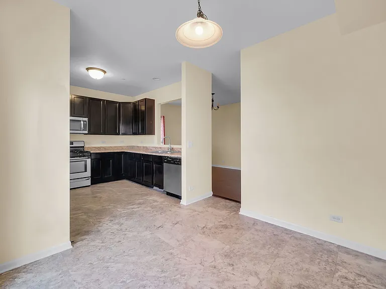 1476 Manning Ave — Photo 14