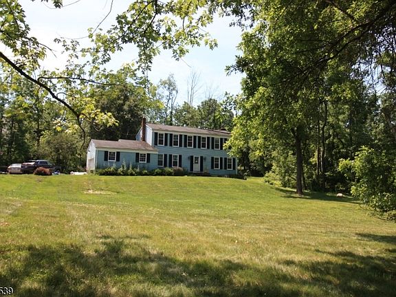 3rd image of 10 John Dr