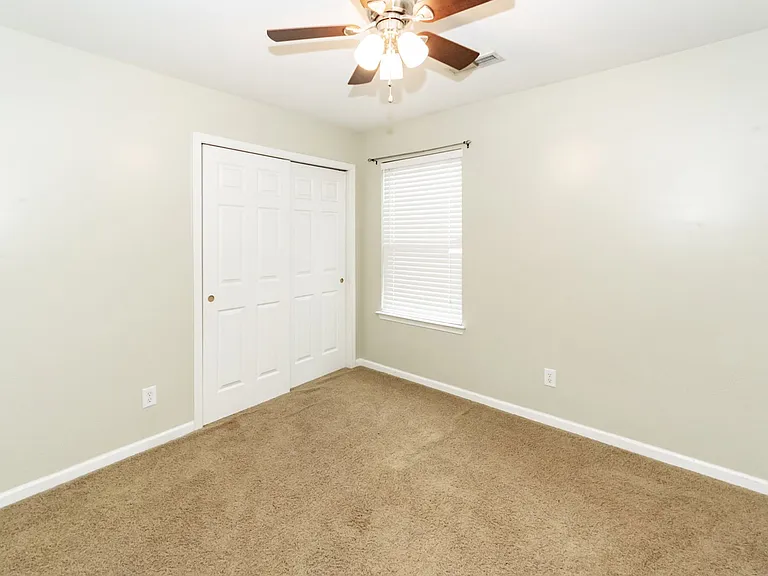 133 Diploma Dr — Photo 23