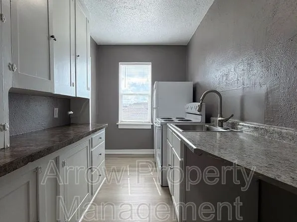 723 Ella St #B2, Beatrice, NE 68310