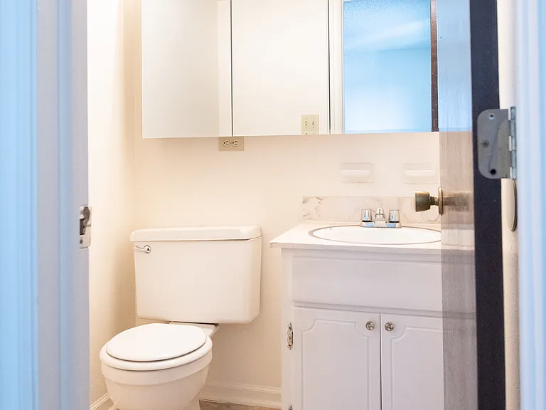 Glenwood Court Village — Photo 9