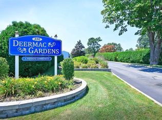 336 Commack Rd APT 22, Deer Park, NY 11729
