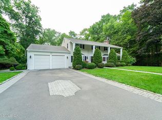 138 Westover Ln, Stamford, CT 06902