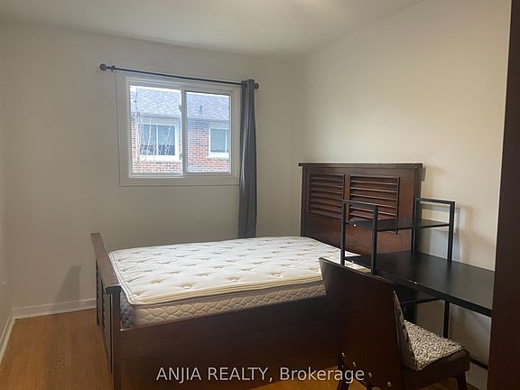 4th image of 58 Kitchener Rd #2
