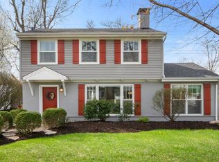 8574 Colonial Ln, Saint Louis, MO 63124