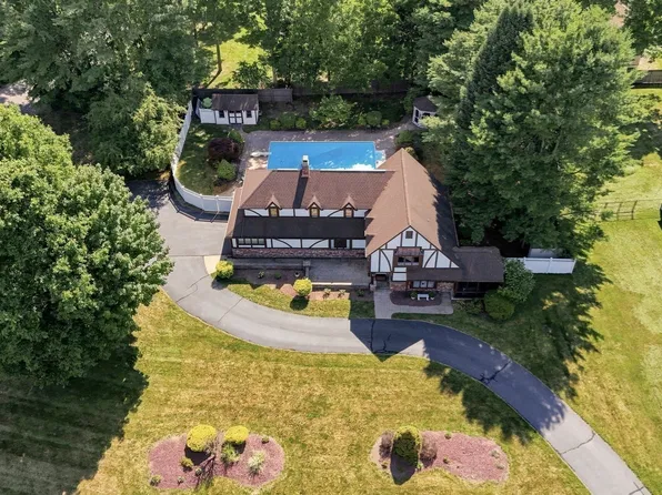 35 Cross Meadow Rd, East Longmeadow, MA 01028