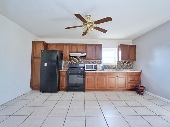 3rd image of 36 Vulcan St #2A