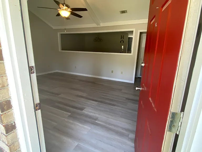 105 Maid Marian Ct — Photo 3