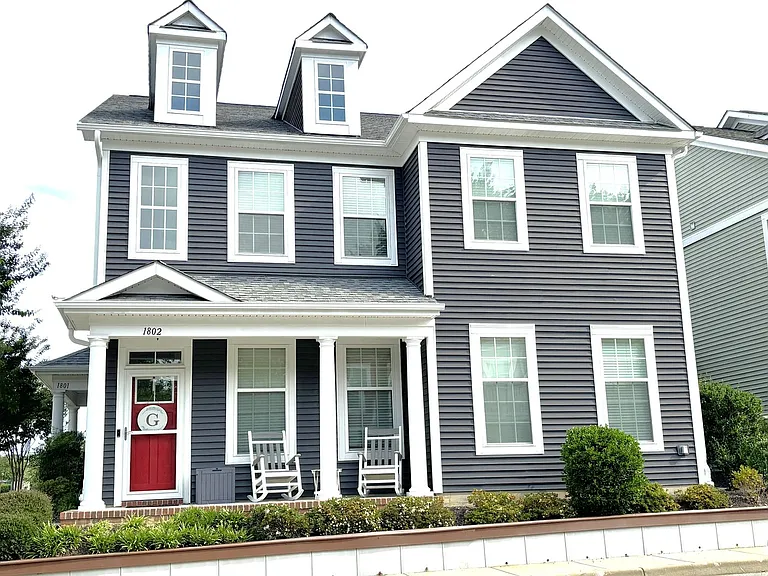 1802 Promenade Ln — Photo 2