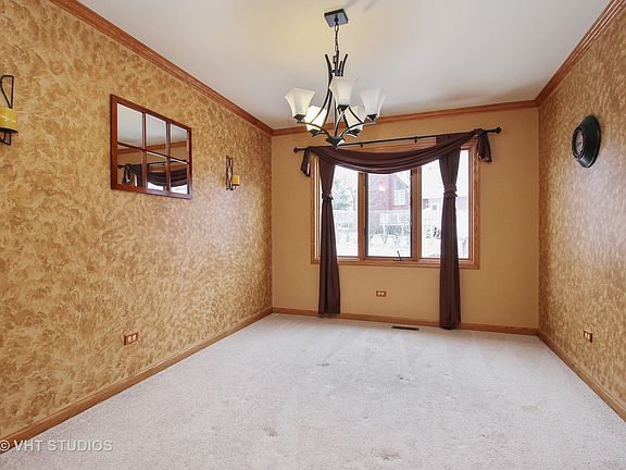 4th image of 9318 175th St