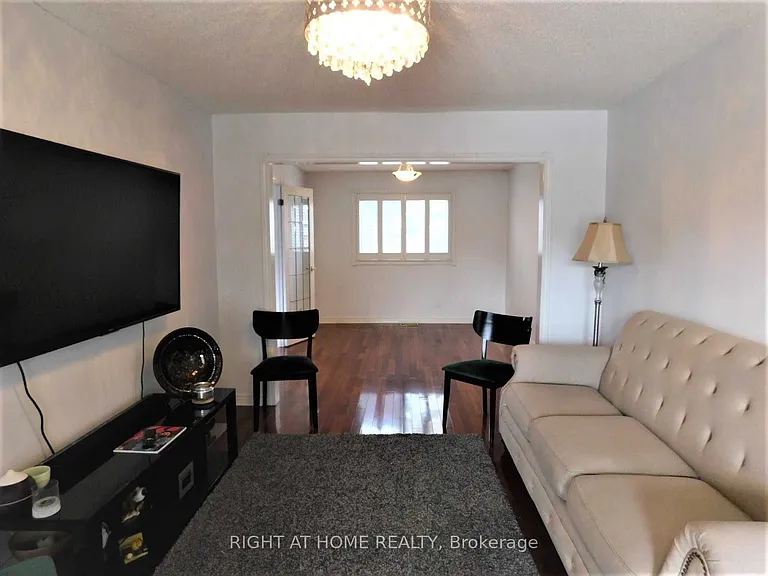 128 William Stephenson Dr — Photo 7
