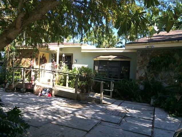 1st image of 15555 NE 5th Ct