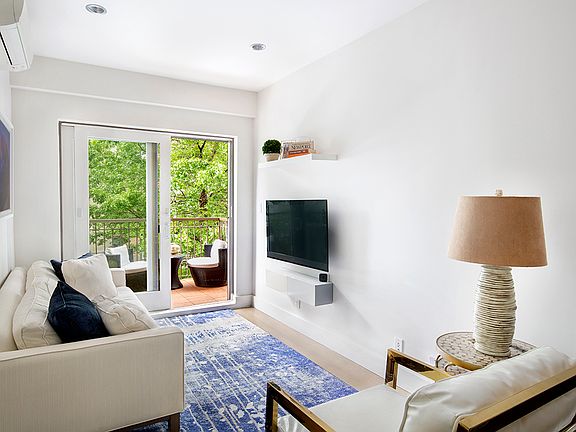 3rd image of 131 W 122nd St #2B