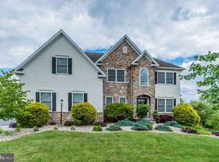 24 Farmhouse Ln, Carlisle, PA 17013