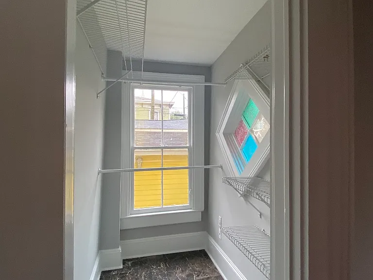 223 W Waldburg St #A — Photo 20