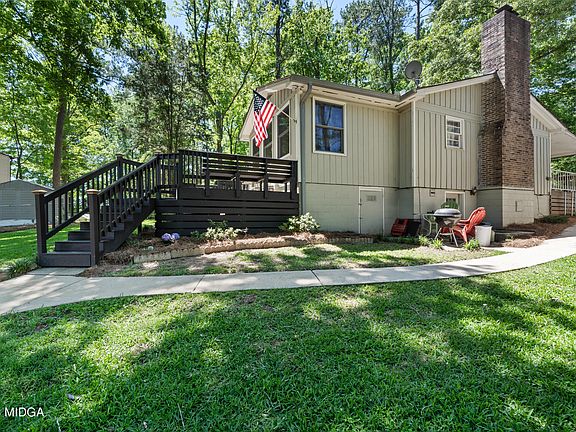 2nd image of 131 Thomas Dr